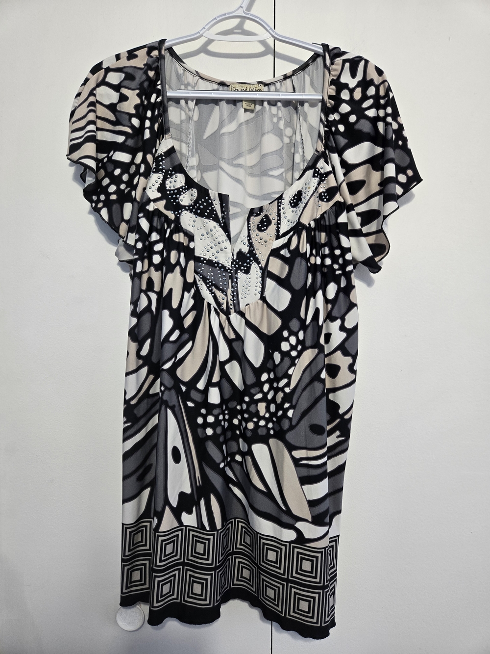 Love & Let Live 1X Embellished Butterfly Print Tunic Top Black White
